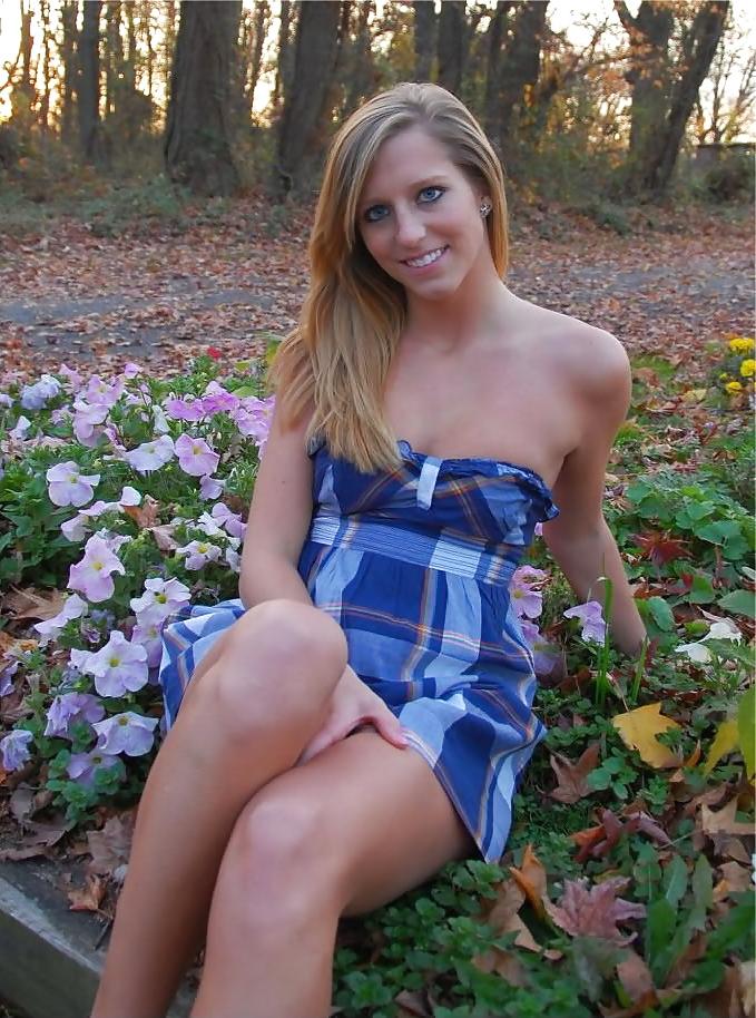 25P Maryland college student Like To Pose Indoor Outdoor