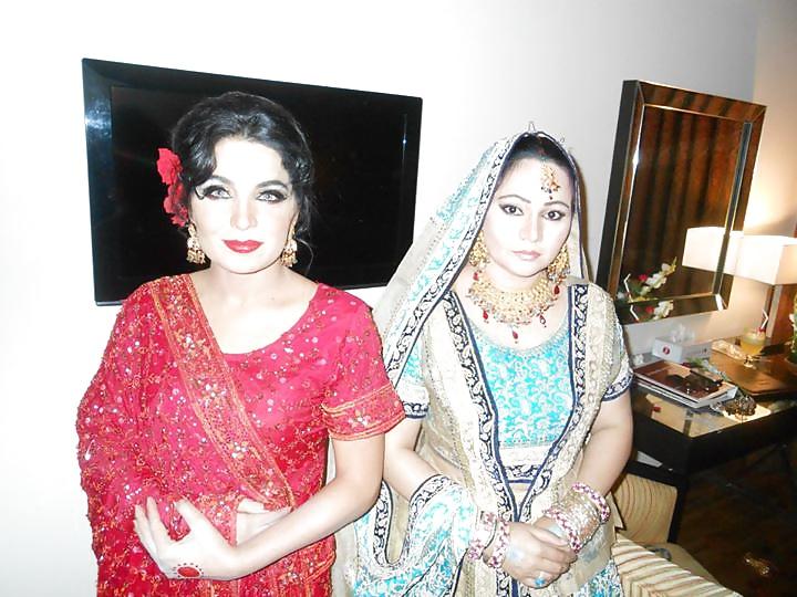 25P Paki diya ali sexy stage dancer