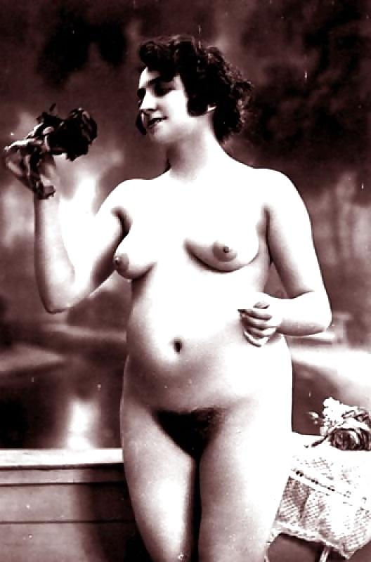 25P Vintage Nudes 9