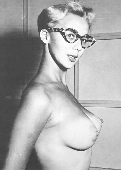 25P Vintage Nudes 6