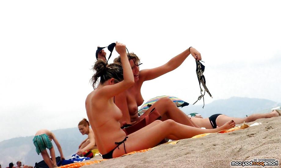 25P Girls love sunbathing topless