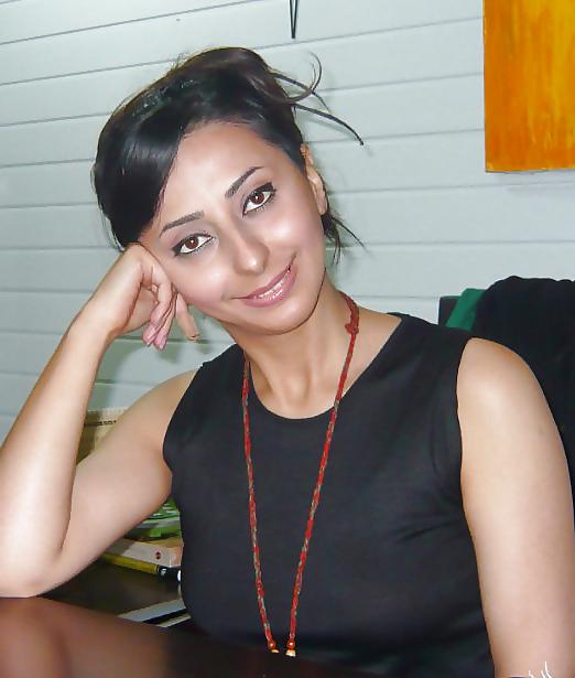 7P Sexy Iranian Babe