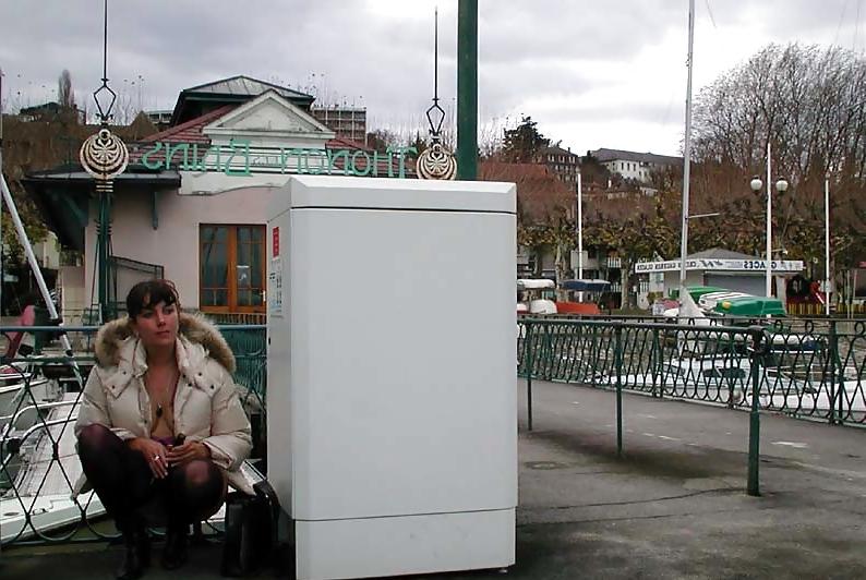 25P 123 - FRENCH NADINE inserting a bottle in public 2002