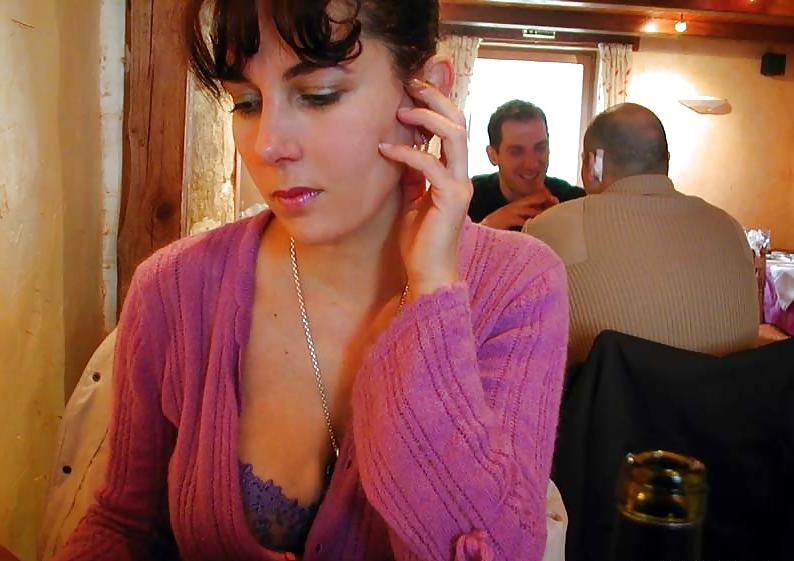 25P 123 - FRENCH NADINE inserting a bottle in public 2002
