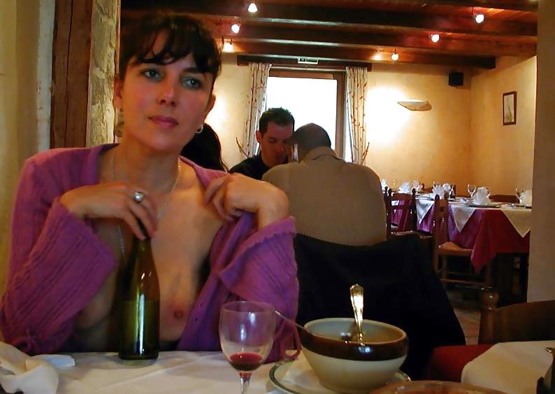 25P 123 - FRENCH NADINE inserting a bottle in public 2002