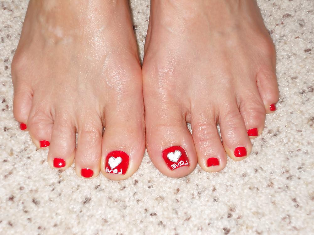 14P Valentines Feet Covered in Cum
