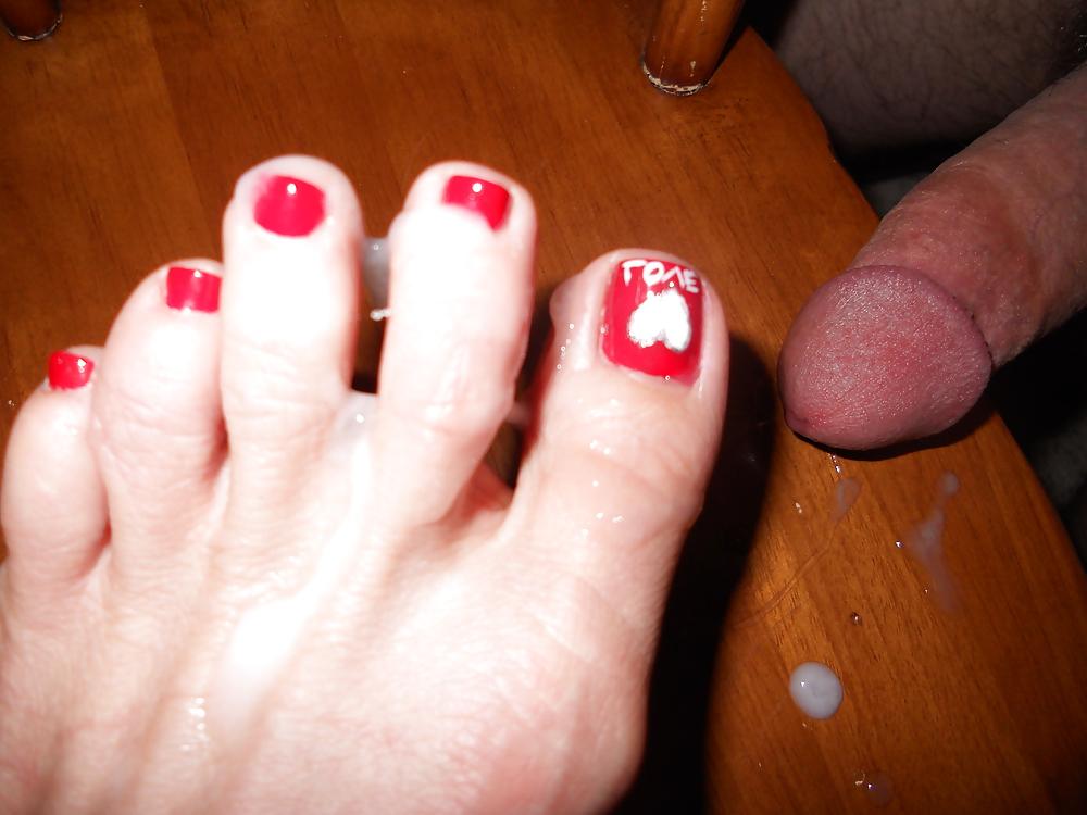 14P Valentines Feet Covered in Cum