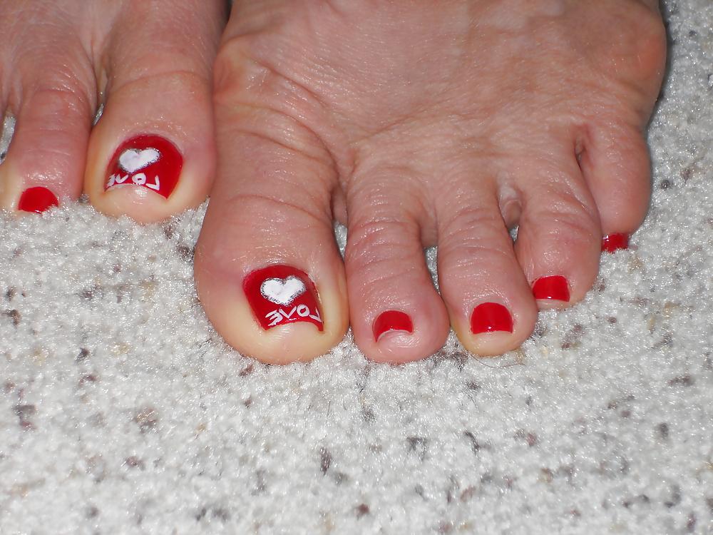 14P Valentines Feet Covered in Cum