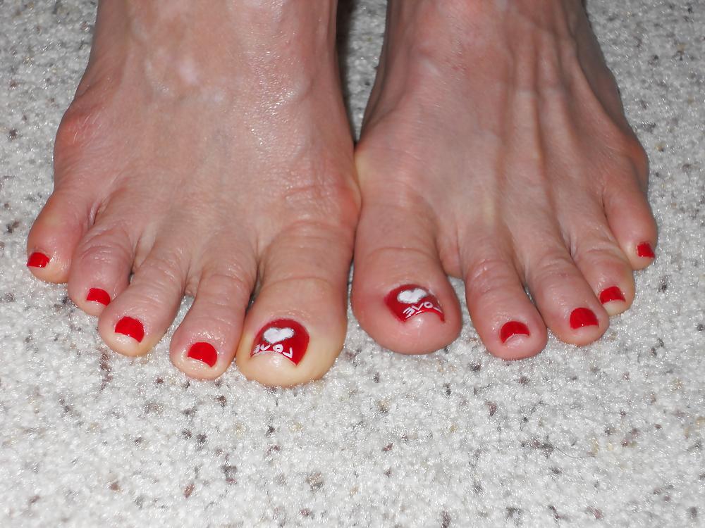 14P Valentines Feet Covered in Cum
