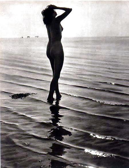 25P Vintage naturism 1