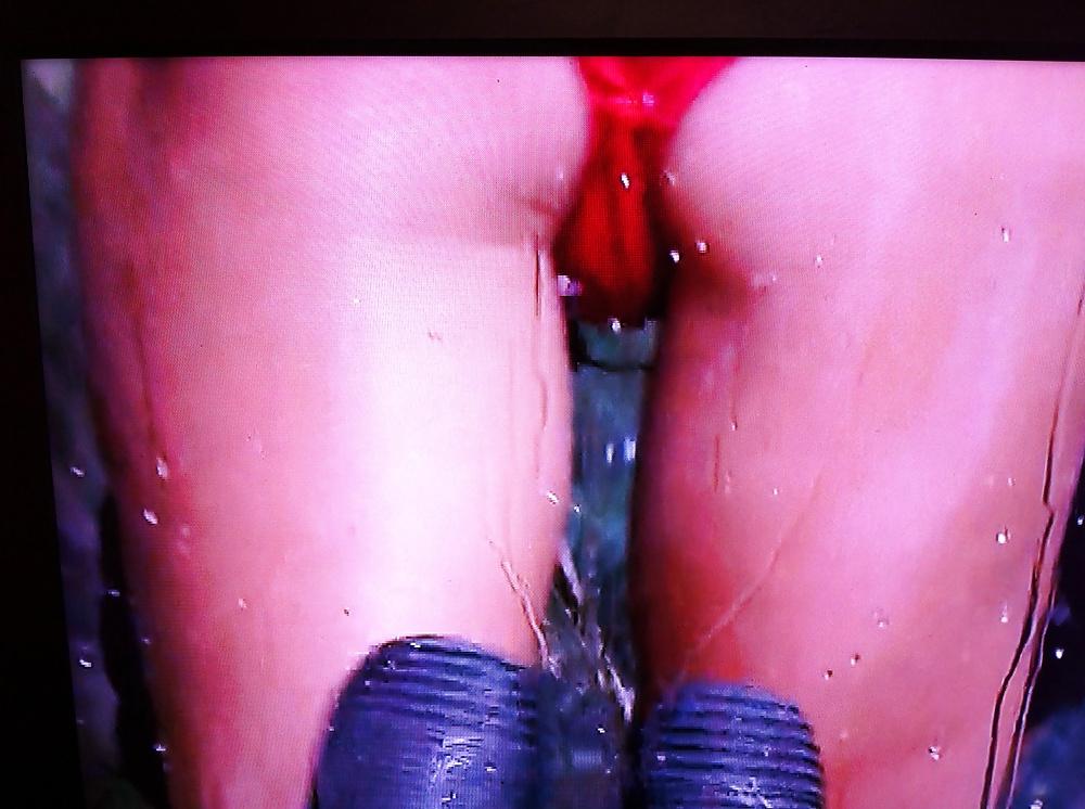 9P Amy willerton celebrity get me out jungle pussy or balls?