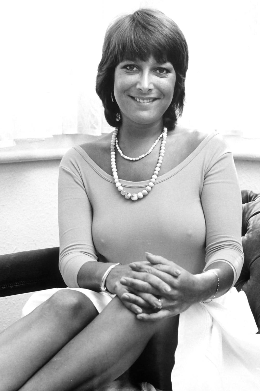 25P Lynda Bellingham