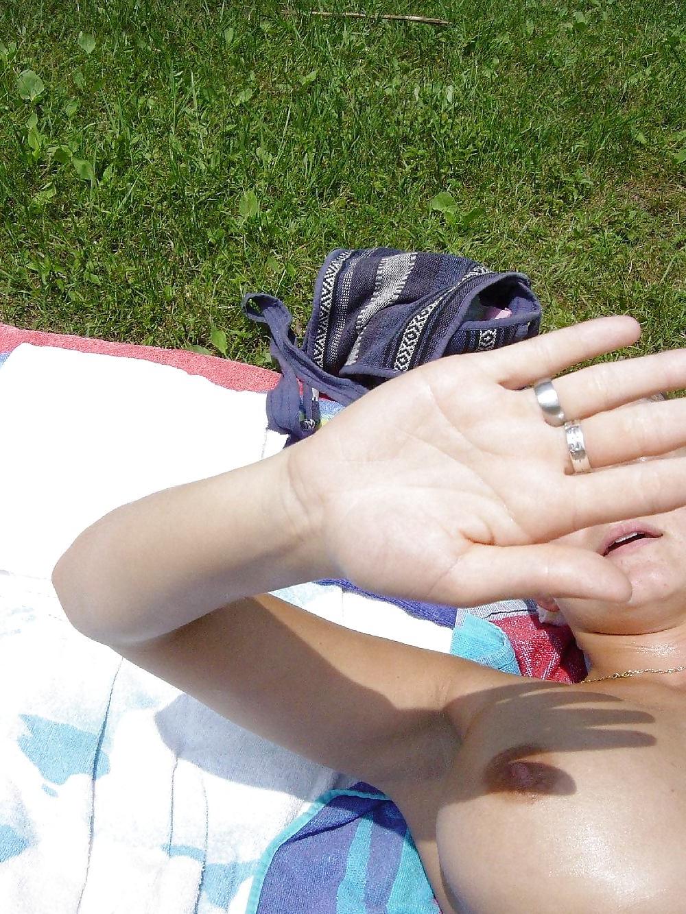 15P Private pics of a sweet young girl - N. C. 