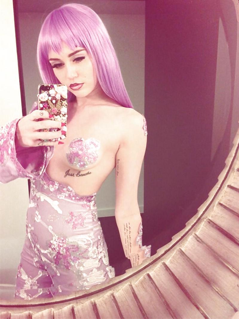 25P Celebs oops 52