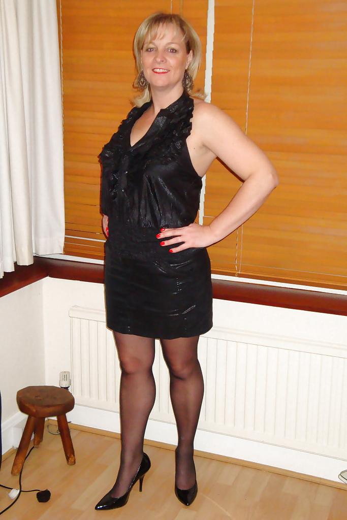 25P Mature Sluts in Nylons
