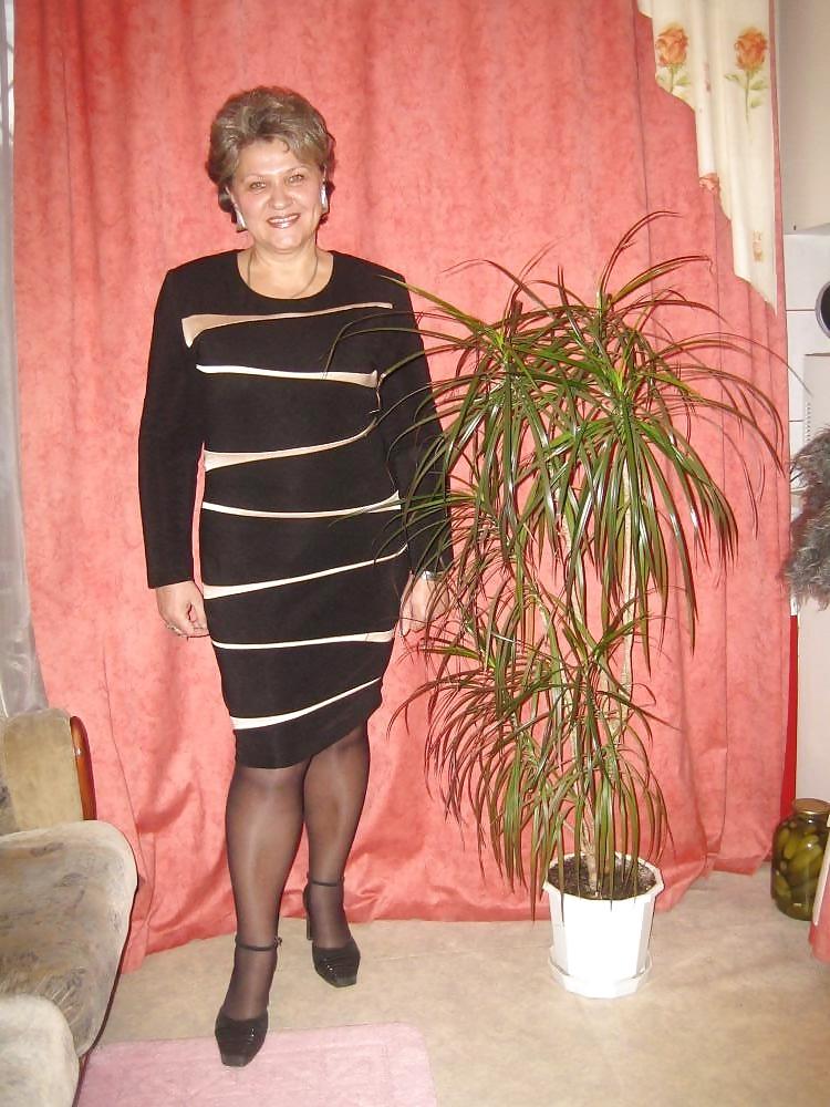 25P Mature Sluts in Nylons