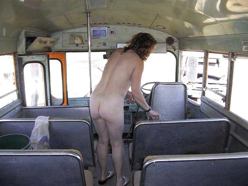 25P Trailer park gilf daisy dukin' in junkyard