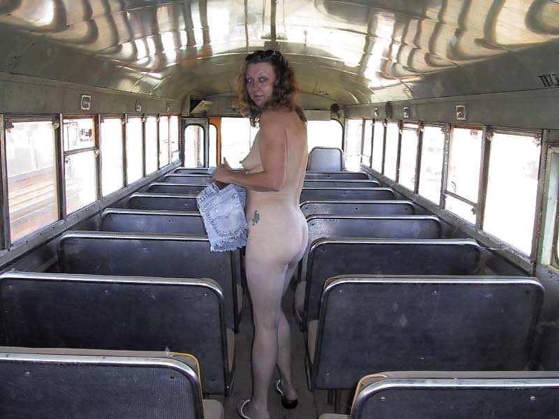 25P Trailer park gilf daisy dukin' in junkyard