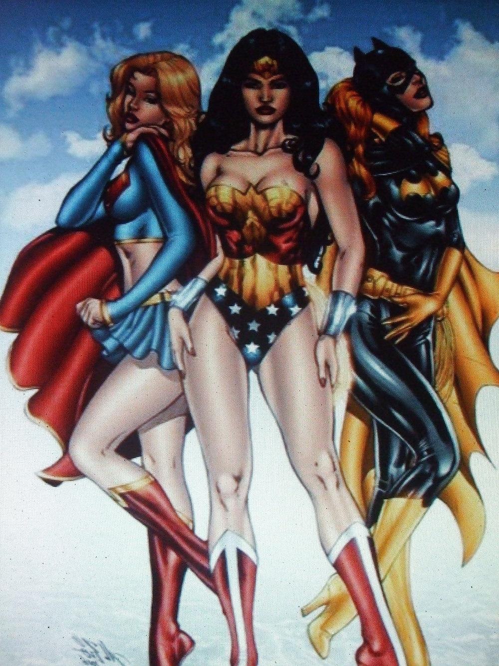 25P Lesbian Superhero