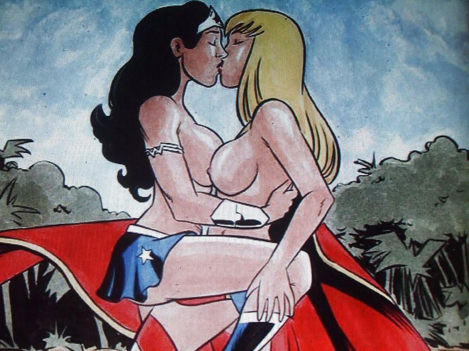 25P Lesbian Superhero