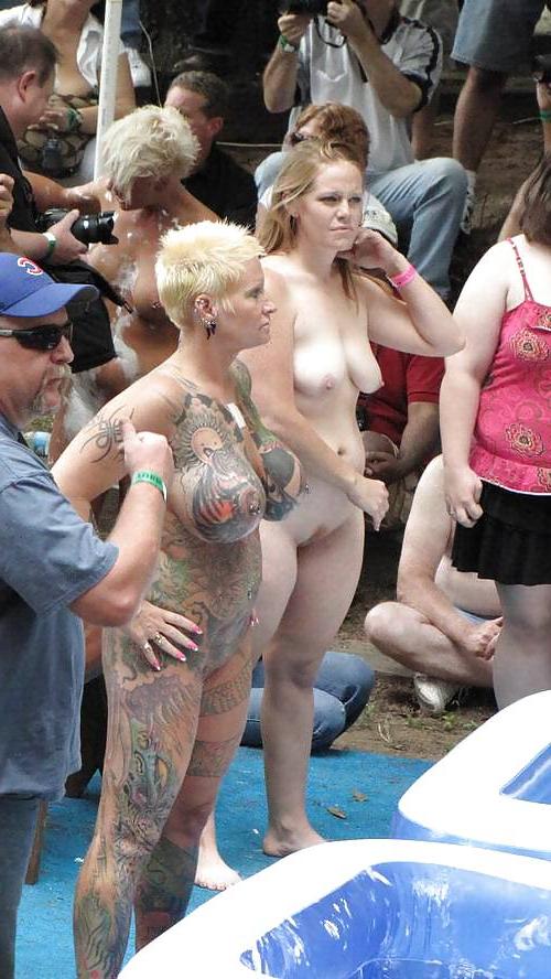 25P Who is that hot lady??? who knows that??? please tell me