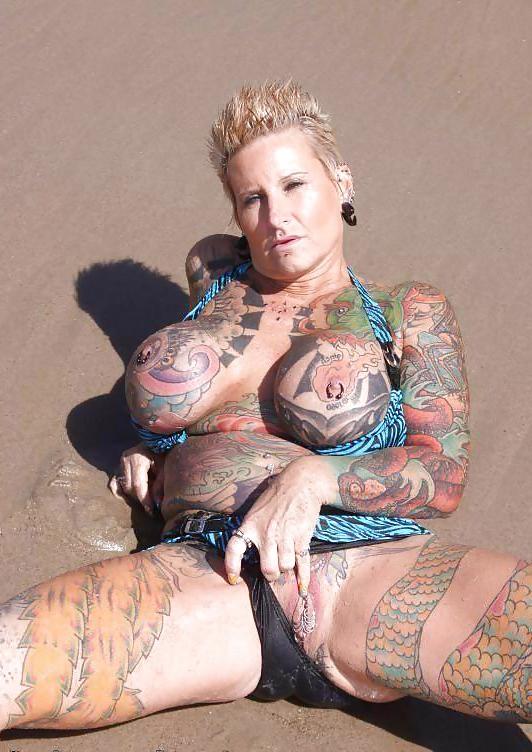 25P Who is that hot lady??? who knows that??? please tell me