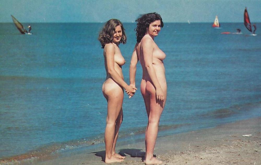 25P Vintage Natural Nudism