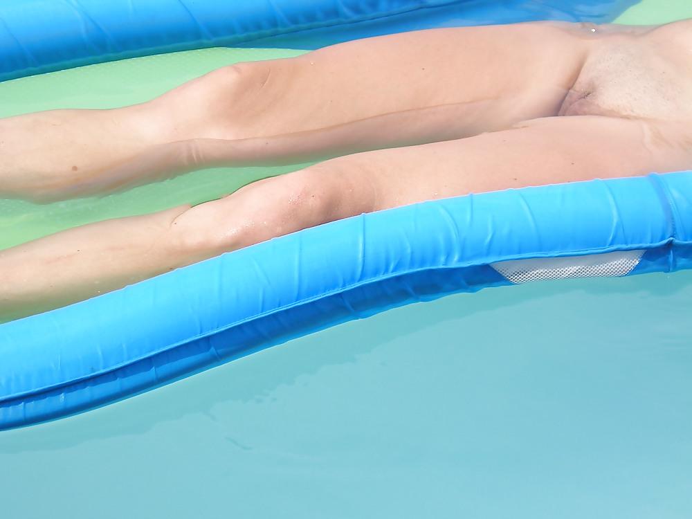 14P Nude in the pool