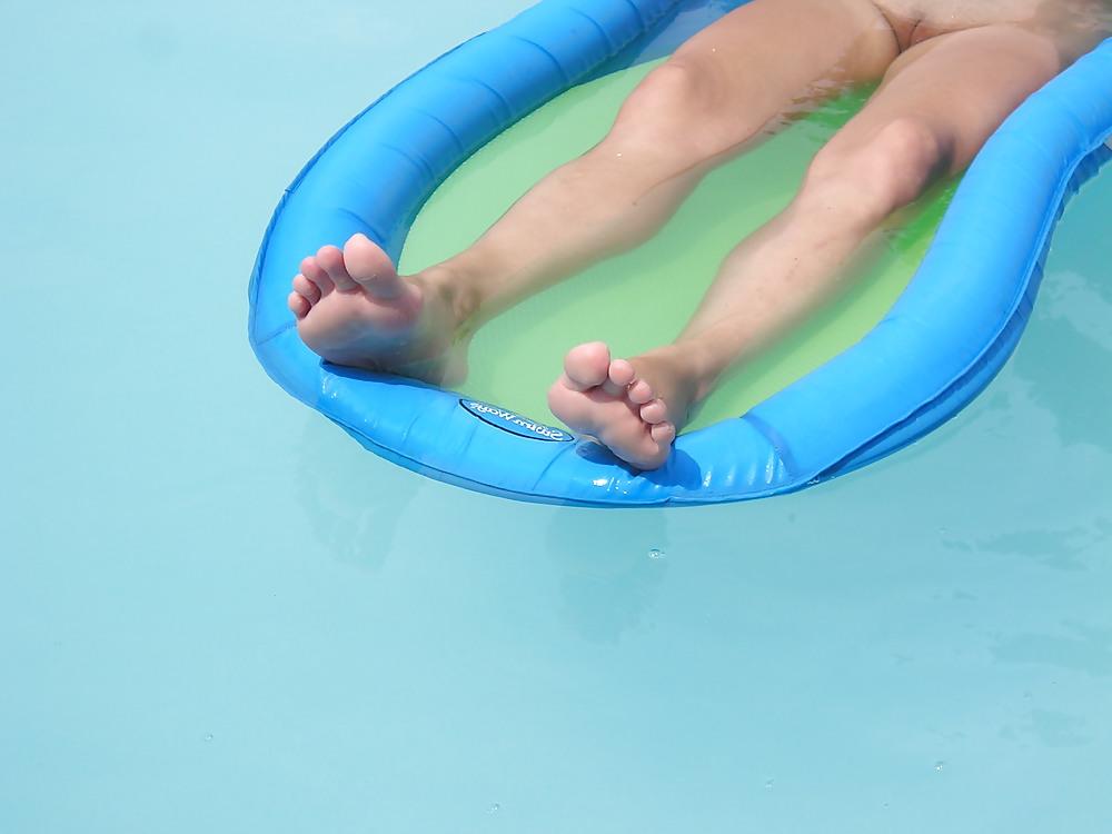 14P Nude in the pool
