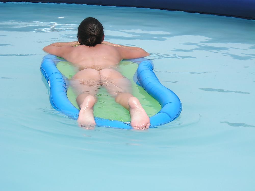 14P Nude in the pool