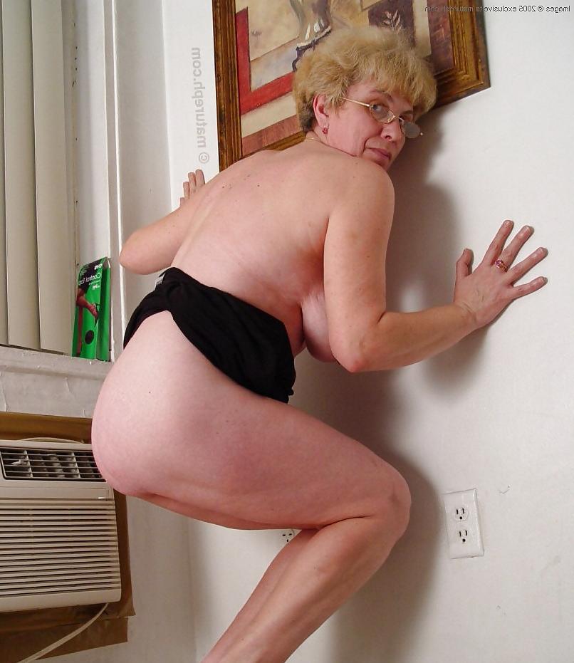 24P MILF & GILF 2
