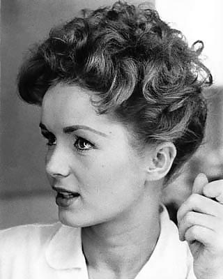 25P DEBBIE REYNOLDS  SUPER SEXY CELEBRITY