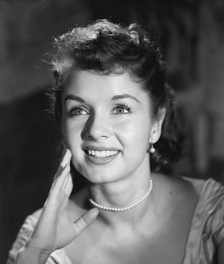 25P DEBBIE REYNOLDS  SUPER SEXY CELEBRITY