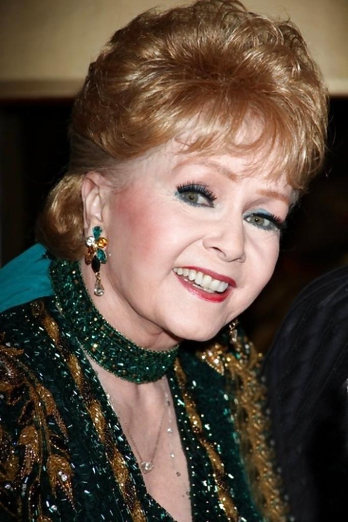 25P DEBBIE REYNOLDS  SUPER SEXY CELEBRITY
