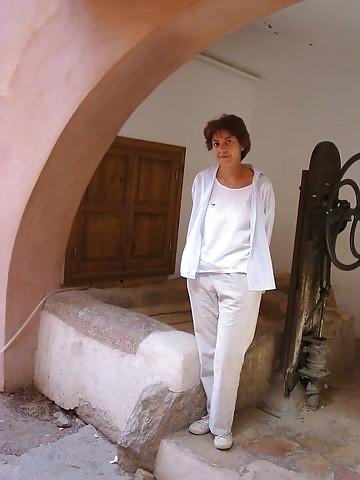 9P Italian wife