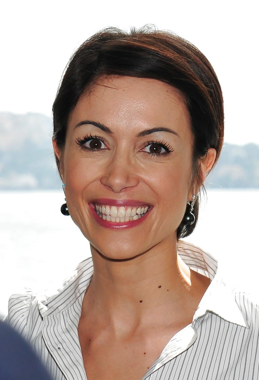 25P Short hair celebs and sporties