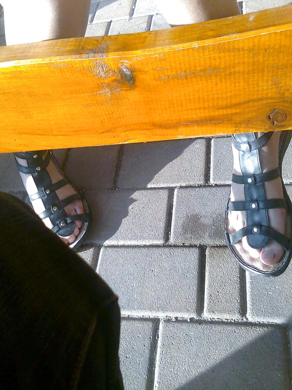 8P Under the table 1