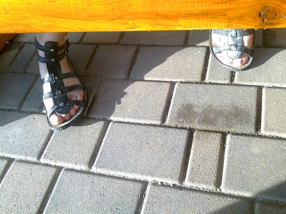 8P Under the table 1