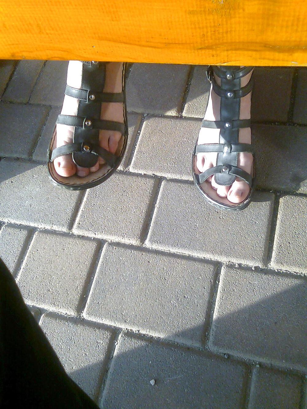 8P Under the table 1