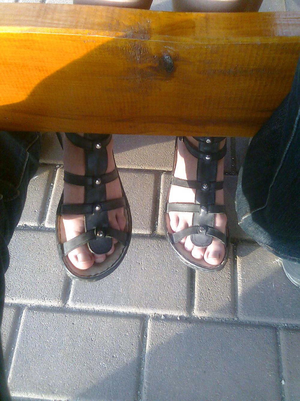 8P Under the table 1