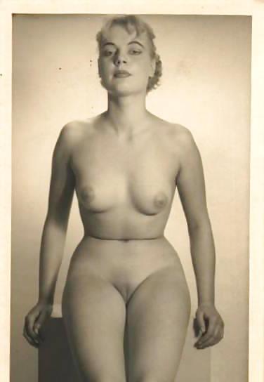 25P Vintage nudes 9