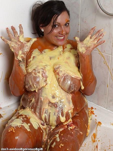 13P Lucy getting messy
