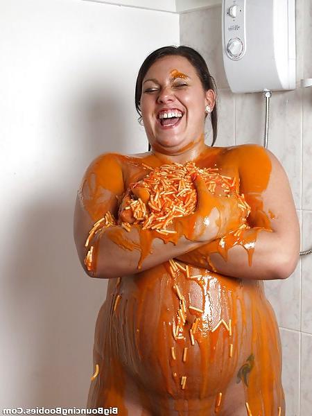 13P Lucy getting messy