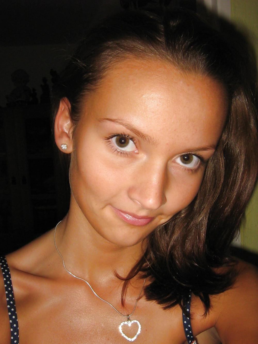 15P Hot Polish Girl