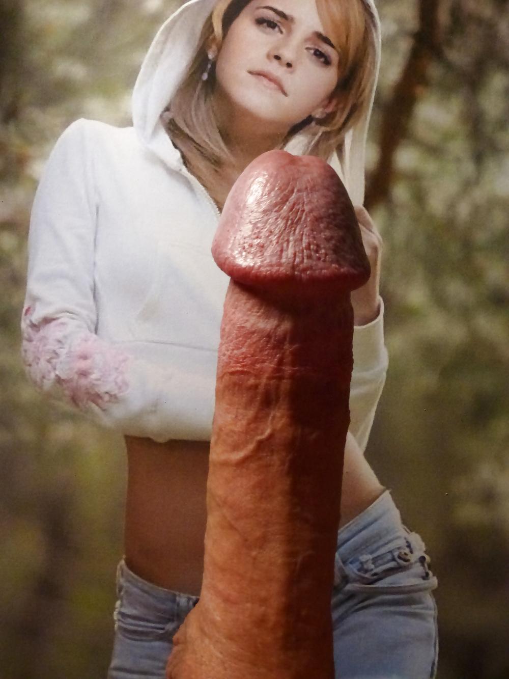 18P Emma Watson Poses Nude For Cum On Her Face!