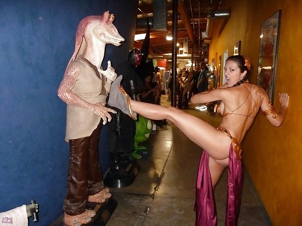 25P Slave Leia.