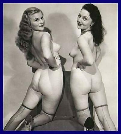 25P Two vintage models together posing