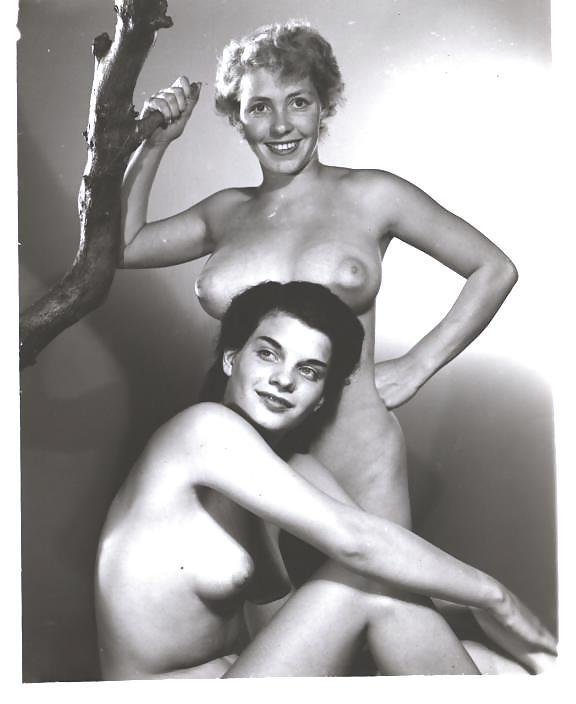 25P Two vintage models together posing