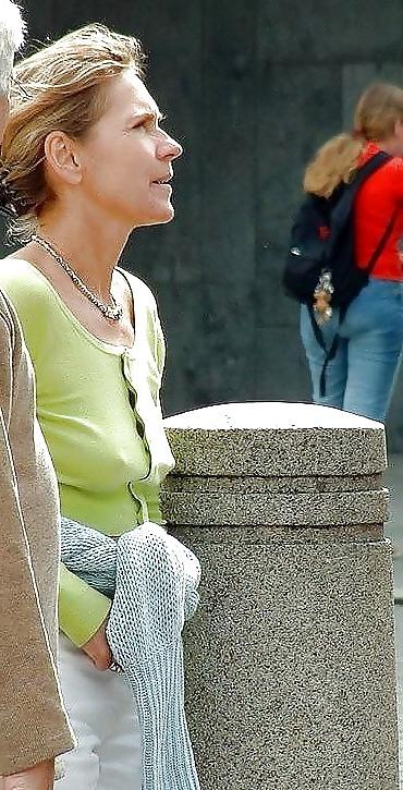 20P Small braless tits 1.