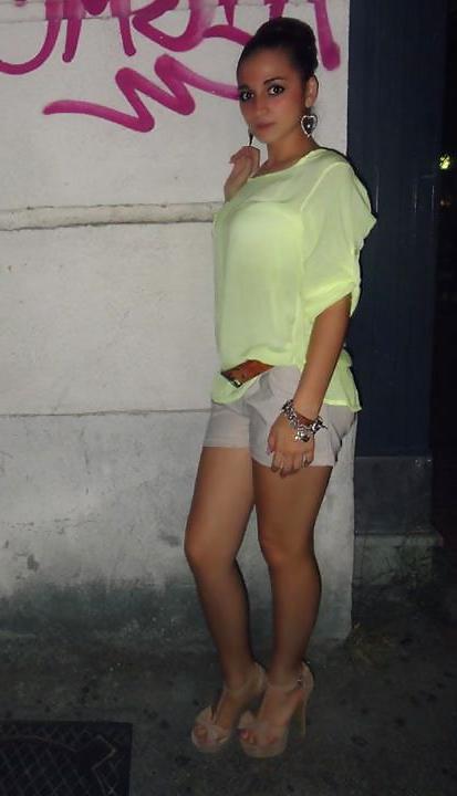 25P Italian girl: suzy
